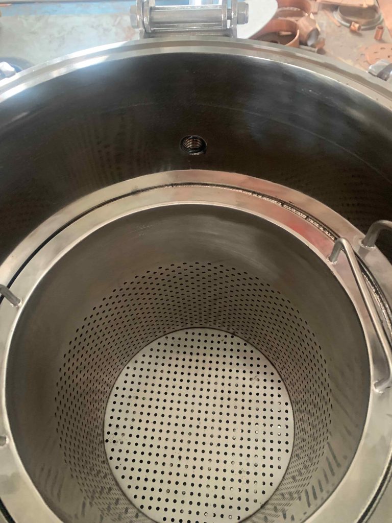 refinery distillation column